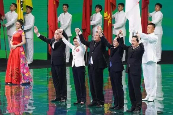 2025年新澳门和香港精准正版免费精准大全全面释义、专家解析解释与落实